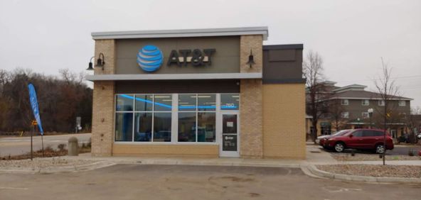 Chaska Retail Multi-Tenant Retail For Lease: 700 N Chestnut St, Chaska, MN 55318